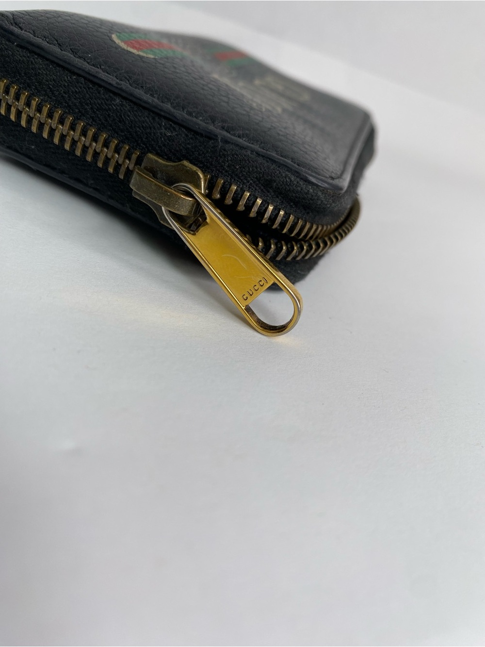 Gucci Black Leather Logo Zip Purse - Picture 4 of 10